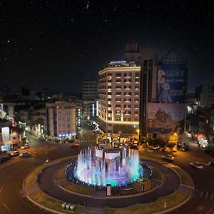Grand Earl Hotel
